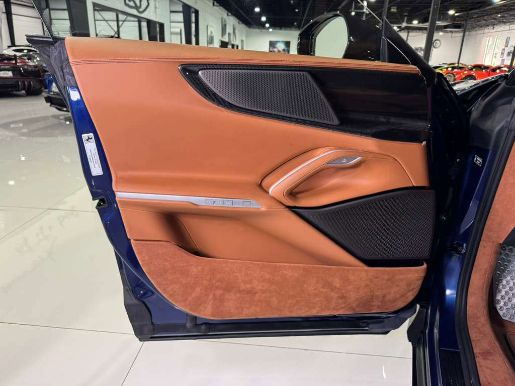 Used 2024 Ferrari Purosangue image 39