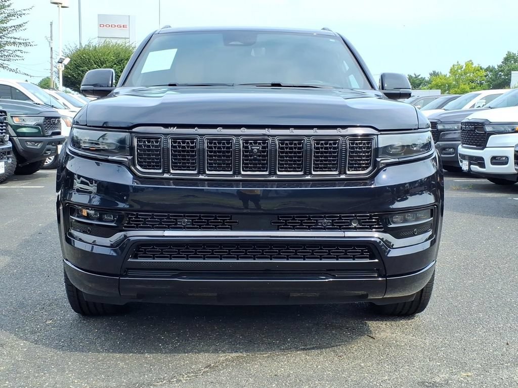 Used 2025 Jeep Grand Wagoneer Series III w/ Rear Seat Video Group 1 AWD/4WD image 2