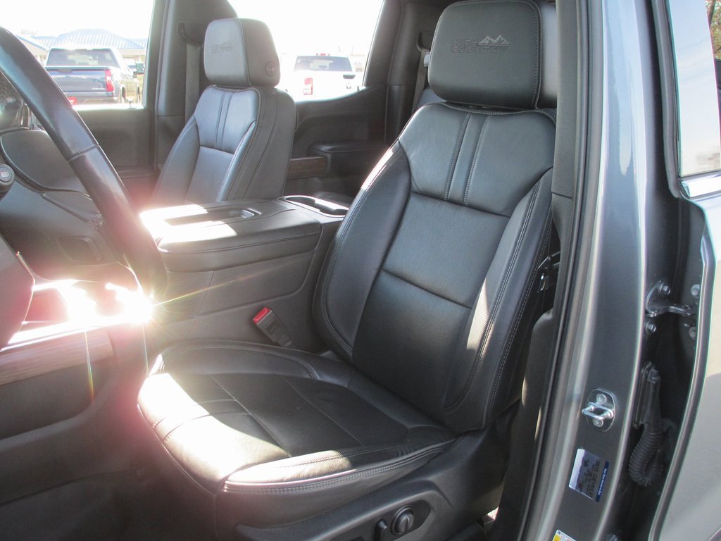 Used 2020 Chevrolet Silverado 1500 High Country w/ Technology Package image 21