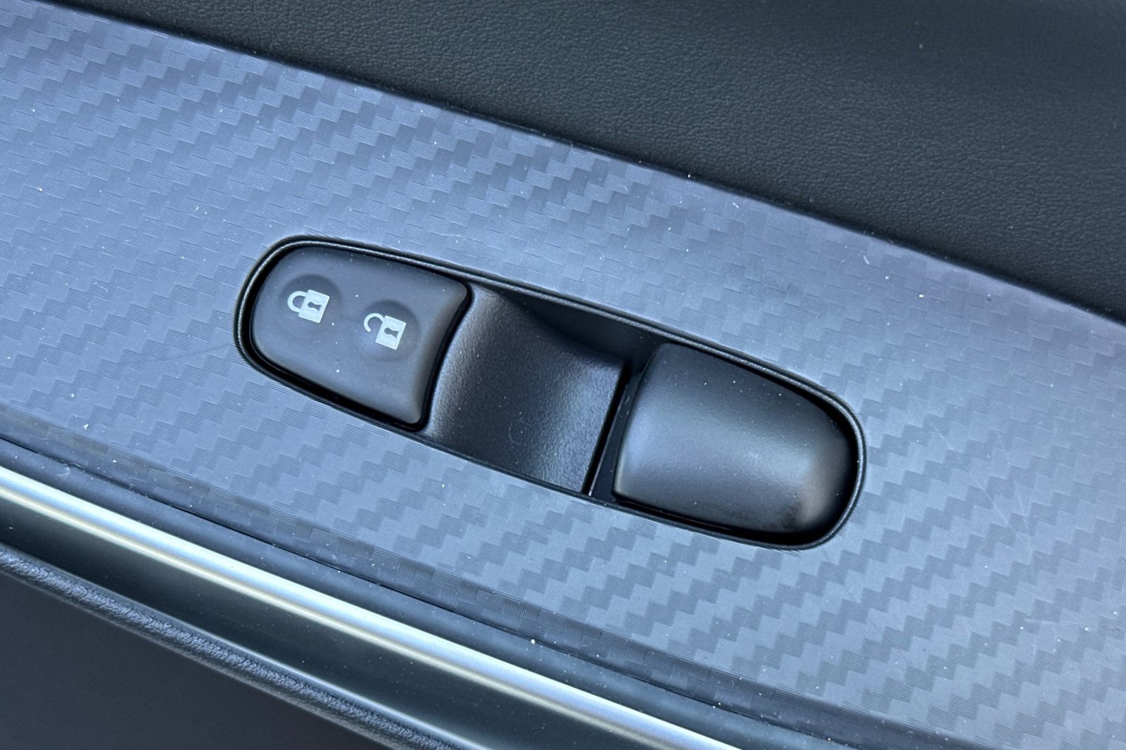 Used 2025 Nissan Sentra SR w/ SR Premium Package image 21