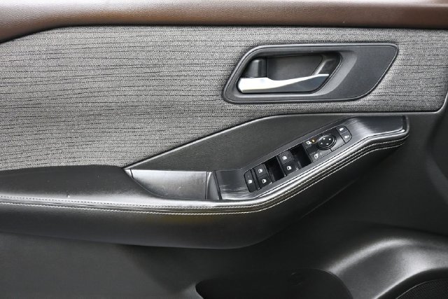 Used 2022 Nissan Rogue SV FWD image 8