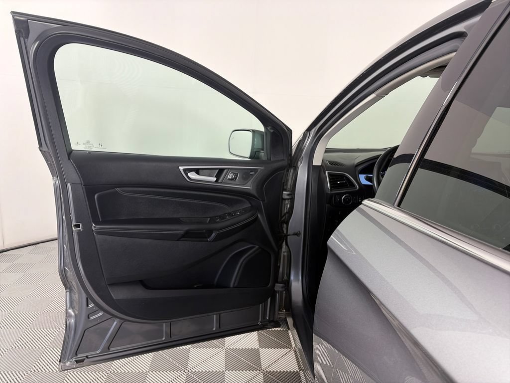 Certified 2022 Ford Edge Titanium AWD/4WD image 10