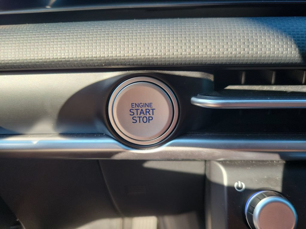 Used 2025 Hyundai Tucson SE FWD image 32