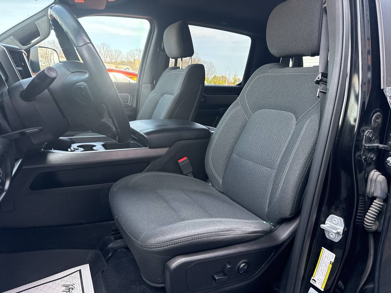 Used 2019 RAM 1500 Big Horn AWD/4WD image 11