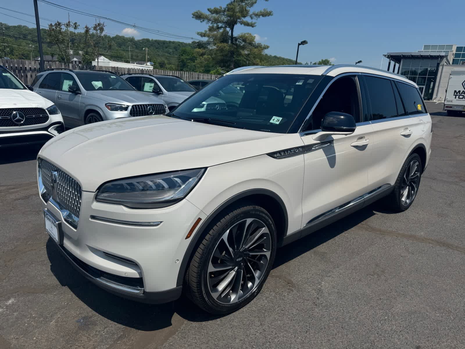 Used 2023 Lincoln Aviator Reserve w/ Equipment Group 201A AWD/4WD image 1