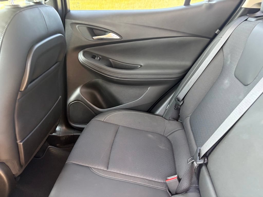 Used 2023 Buick Encore GX Select w/ Sport Touring Package FWD image 41