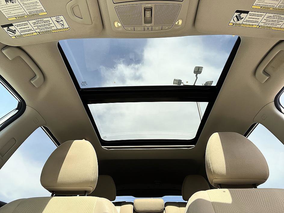 Used 2015 Nissan Rogue SV w/ SV Moonroof Package image 25