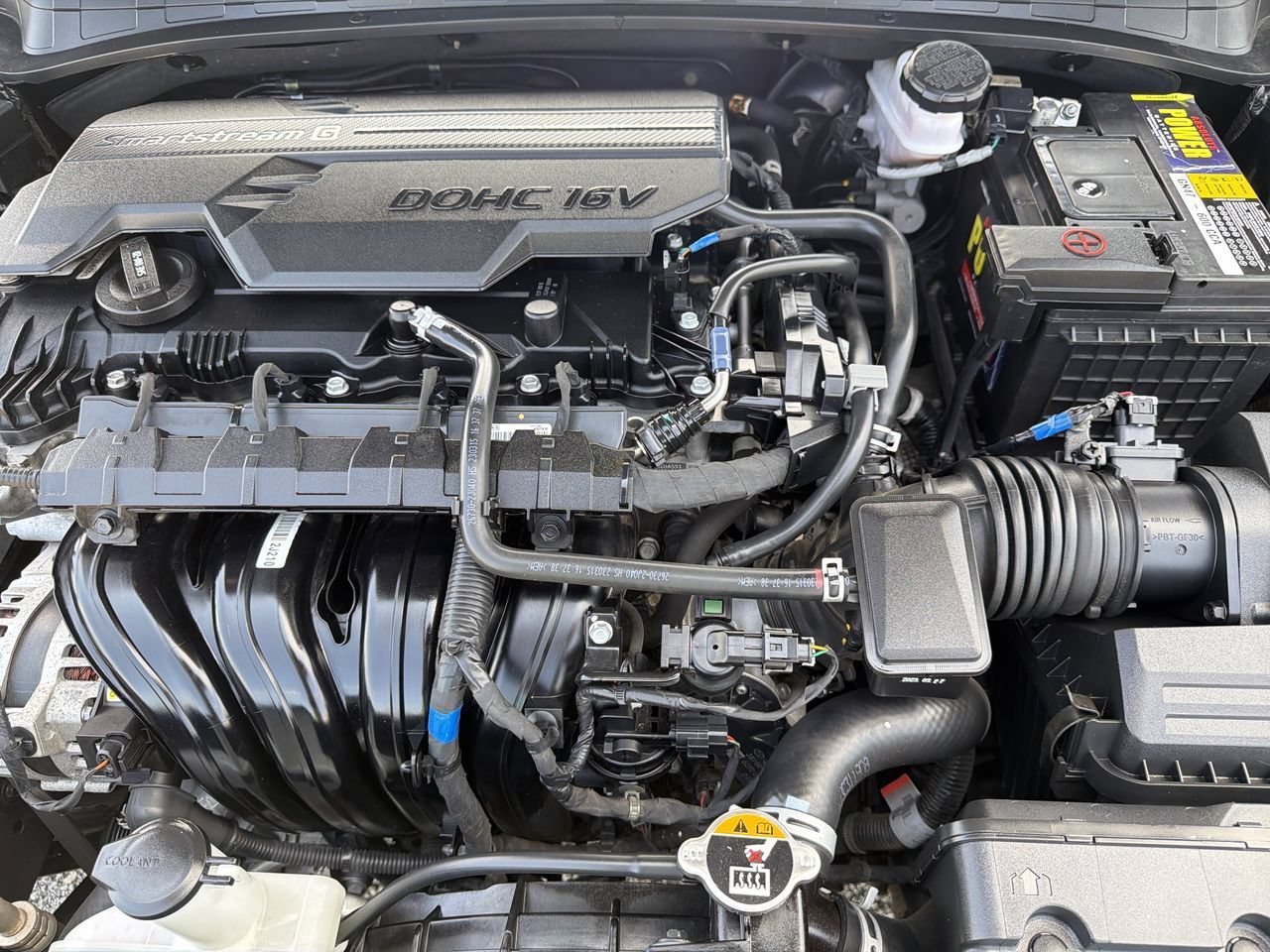 Used 2023 Hyundai Elantra SE FWD image 9