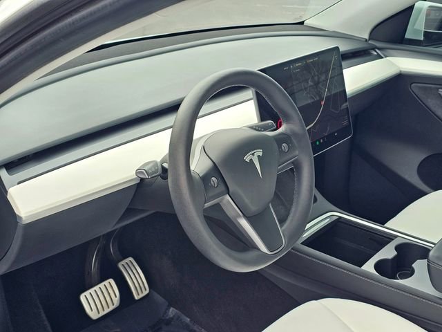 Used 2023 Tesla Model Y Performance image 14