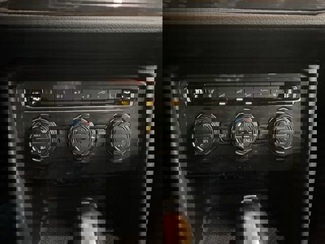 Used 2019 Volkswagen Tiguan SE w/ Panoramic Sunroof Package image 14