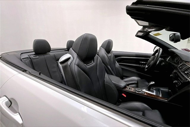 Used 2020 BMW 430i xDrive Convertible w/ Convenience Package image 15