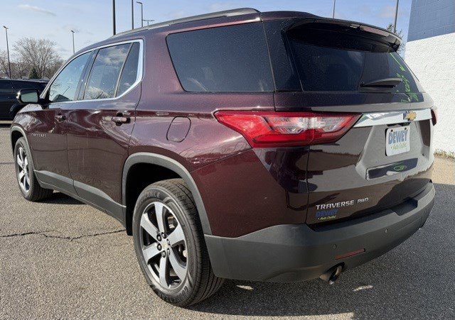 Used 2019 Chevrolet Traverse LT w/ LT Premium Package image 3