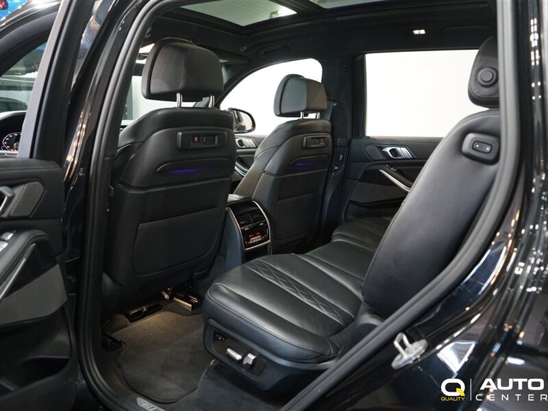 Used 2021 BMW X7 M50i AWD/4WD image 33
