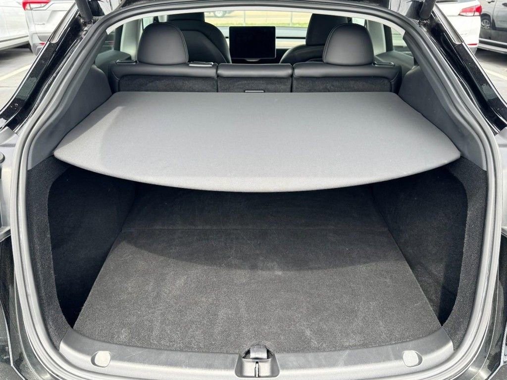 Used 2024 Tesla Model Y Performance image 6