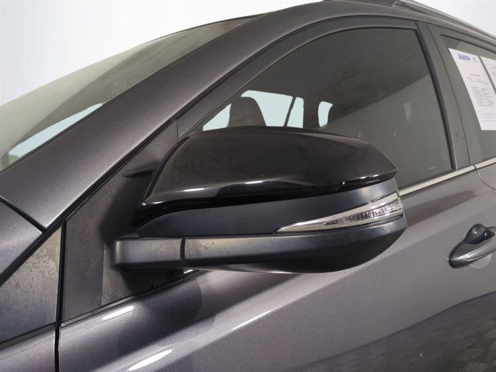 Used 2016 Toyota RAV4 SE FWD image 12