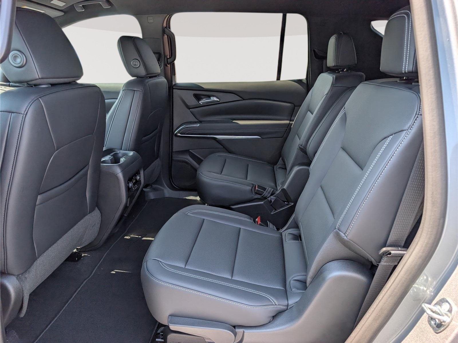 New 2027 Chevrolet Traverse LT w/ Driver Confidence Package FWD image 13