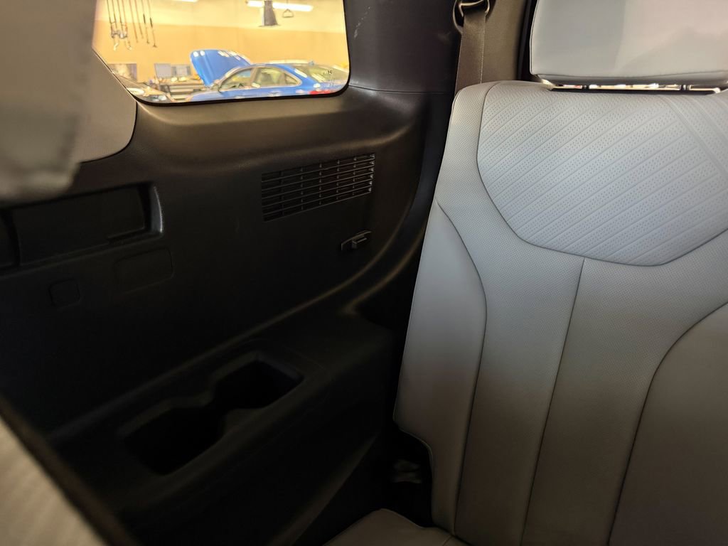 Used 2024 Hyundai Palisade SEL FWD image 37