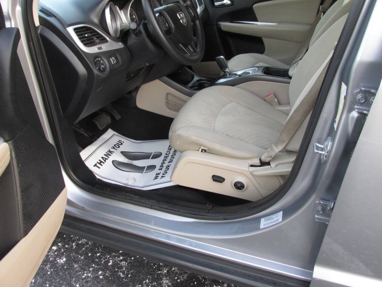 Used 2015 Dodge Journey SXT w/ Flexible Seating Group FWD image 12