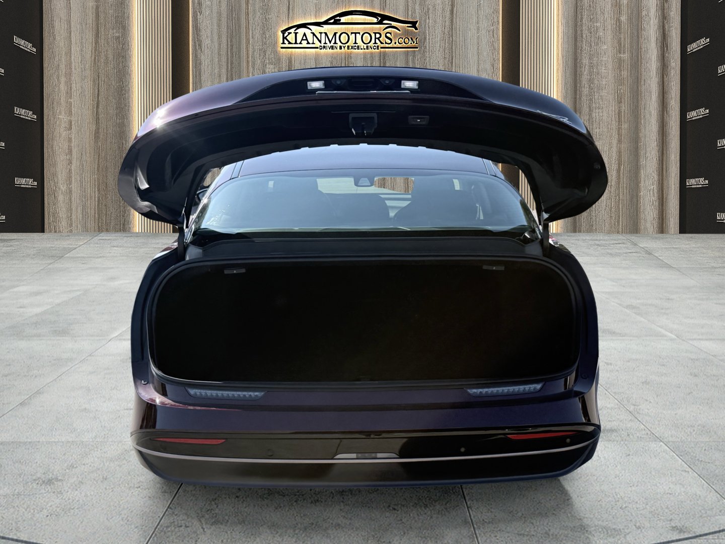 Used 2025 Lucid Air Touring AWD/4WD image 21