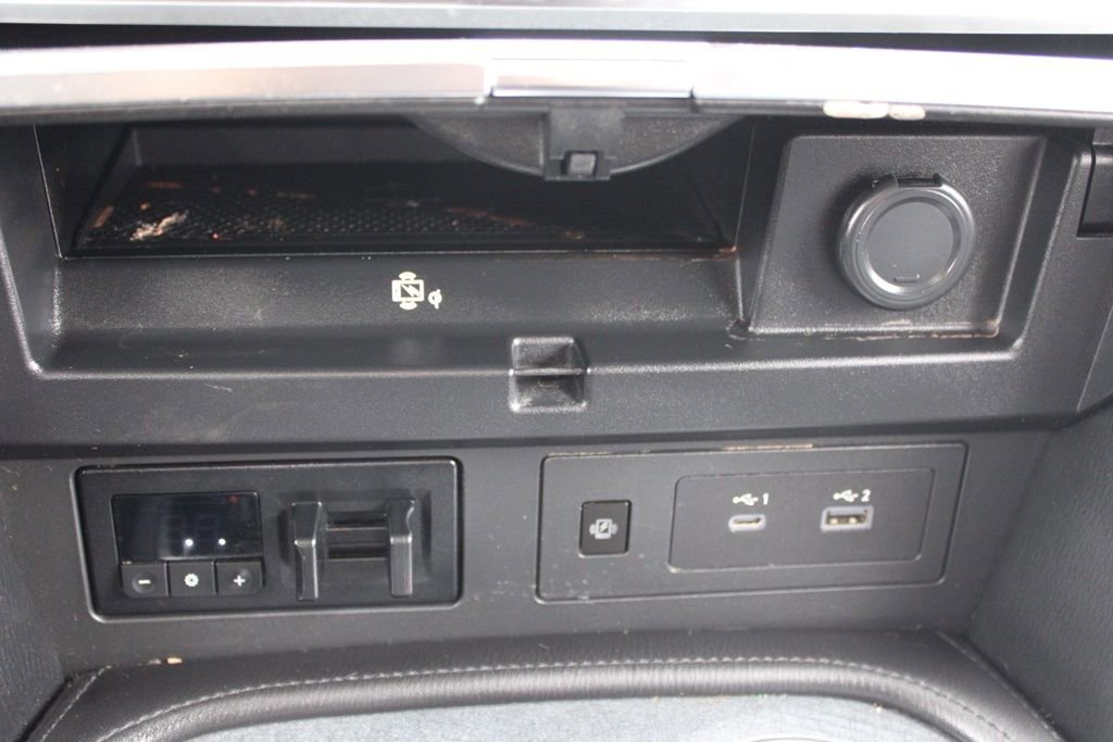 Used 2021 Nissan Armada SV image 39