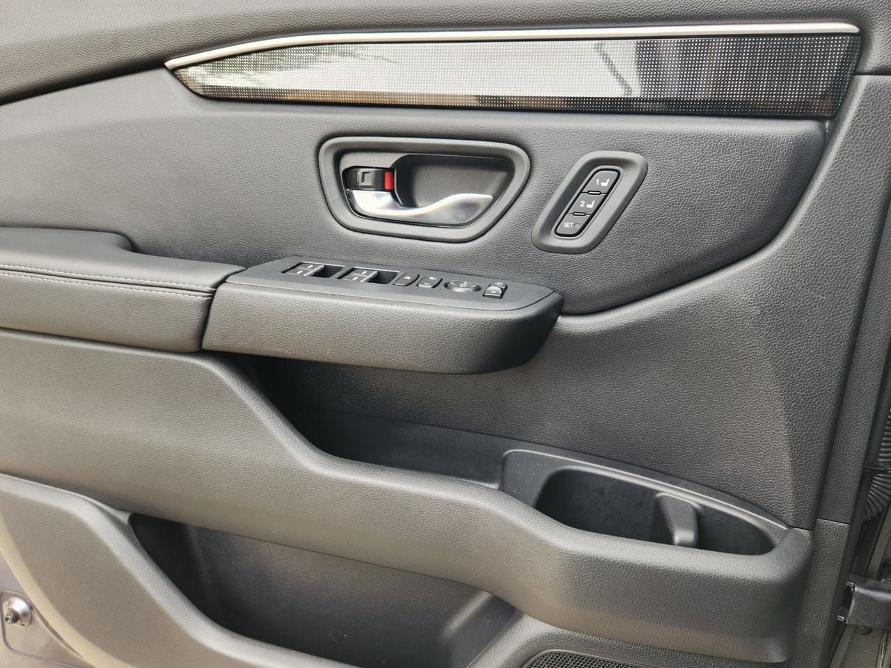 Used 2024 Honda Pilot Elite image 22