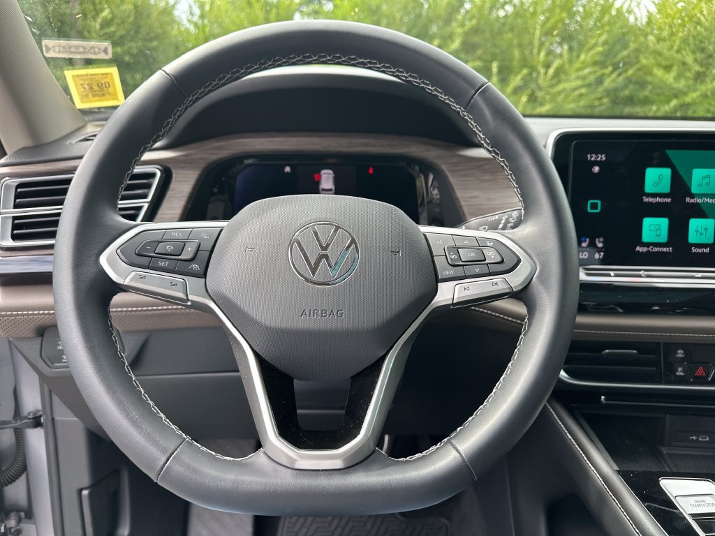 Used 2024 Volkswagen Atlas SEL AWD/4WD image 13