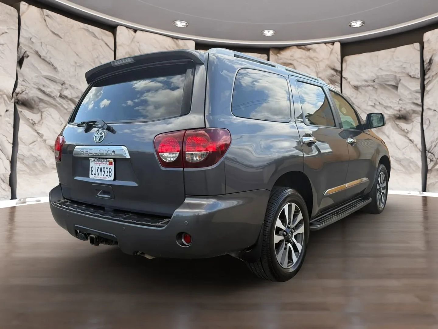 Used 2019 Toyota Sequoia Limited w/ Safety & Convenience Package AWD/4WD image 6