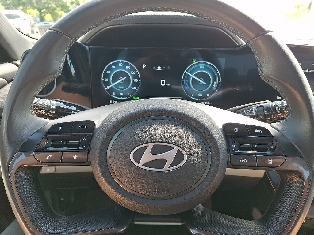 Certified 2025 Hyundai Elantra Limited FWD image 20
