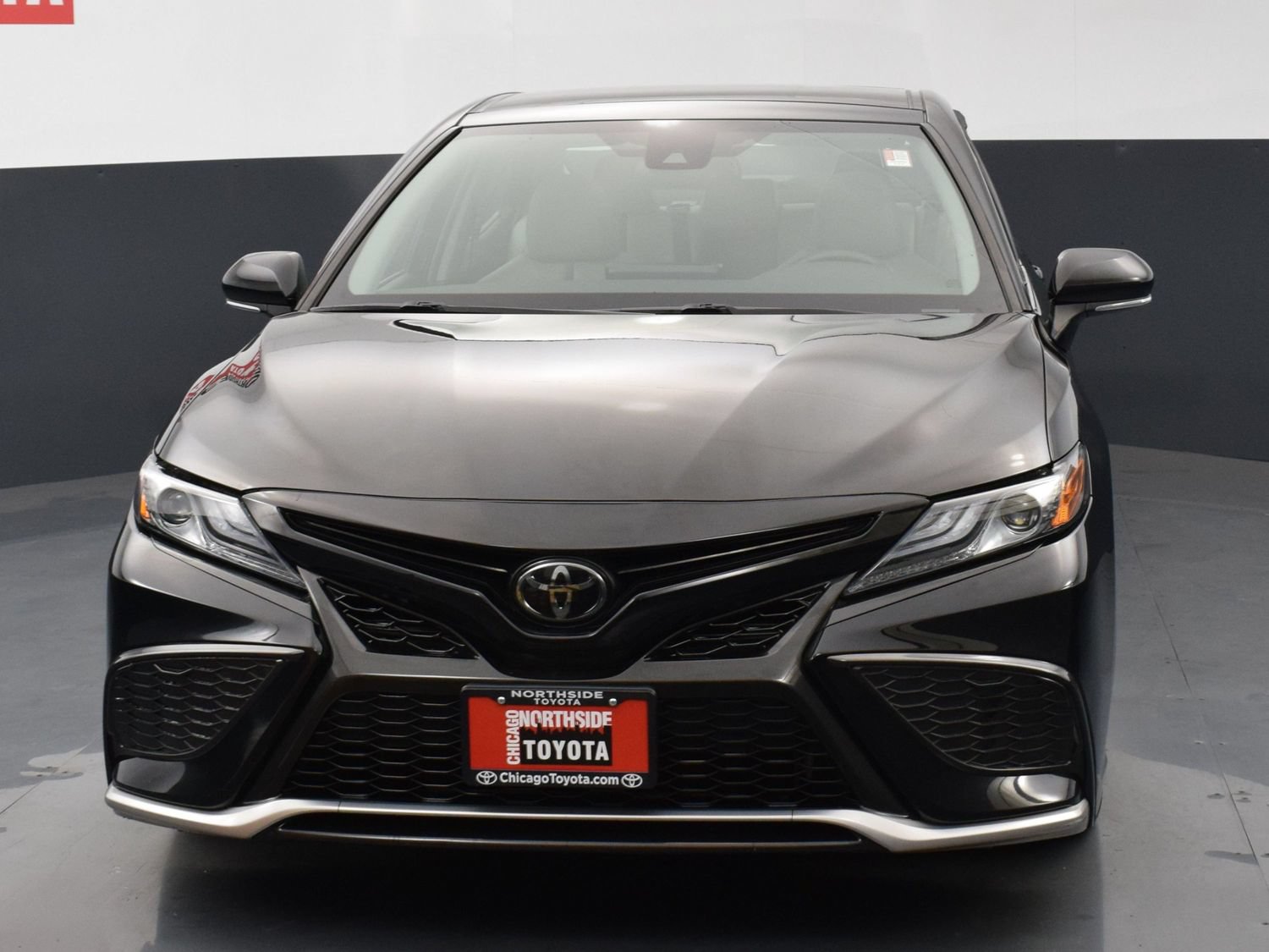 Used 2022 Toyota Camry XSE FWD image 7