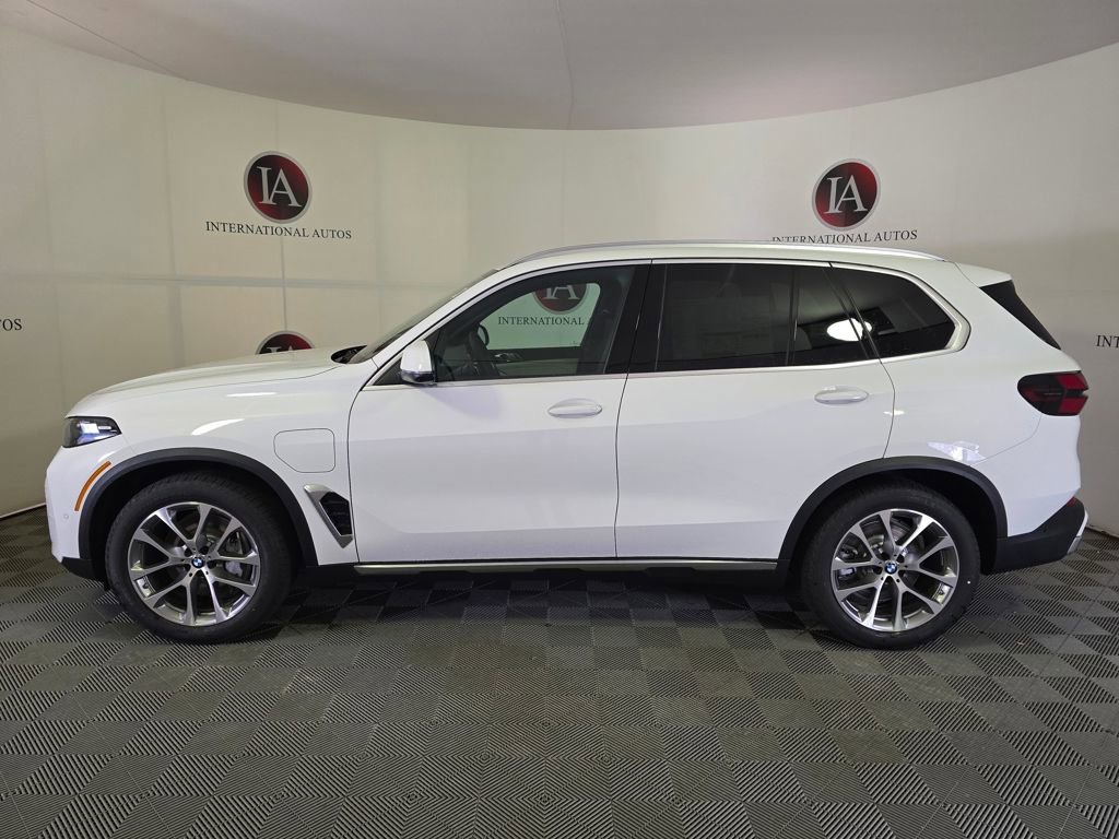 New 2026 BMW X5 xDrive50e w/ Climate Comfort Package image 6
