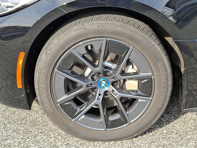 Used 2022 BMW i4 eDrive40 image 8