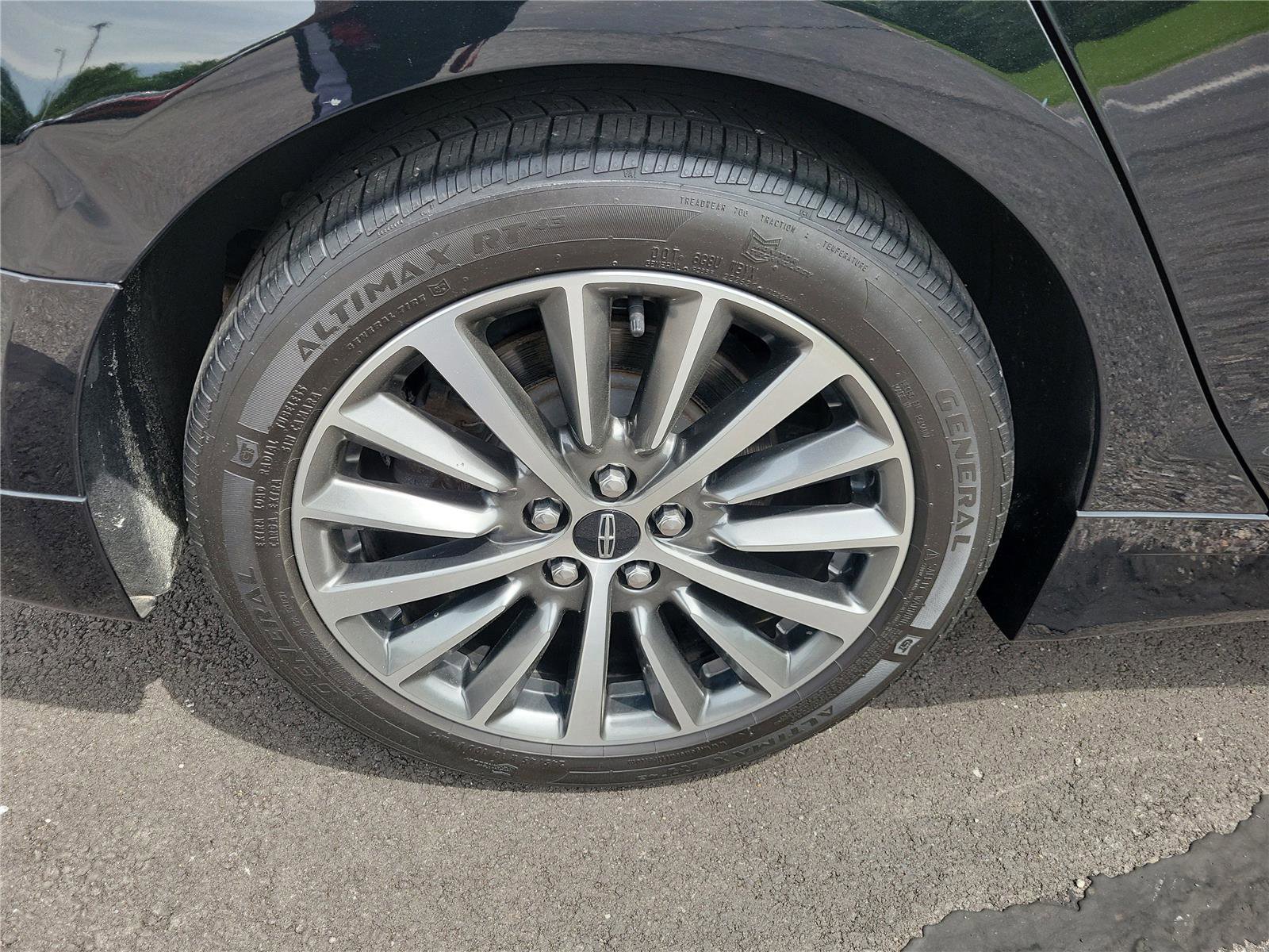 Used 2018 Lincoln MKZ Select w/ Technology Package FWD image 5