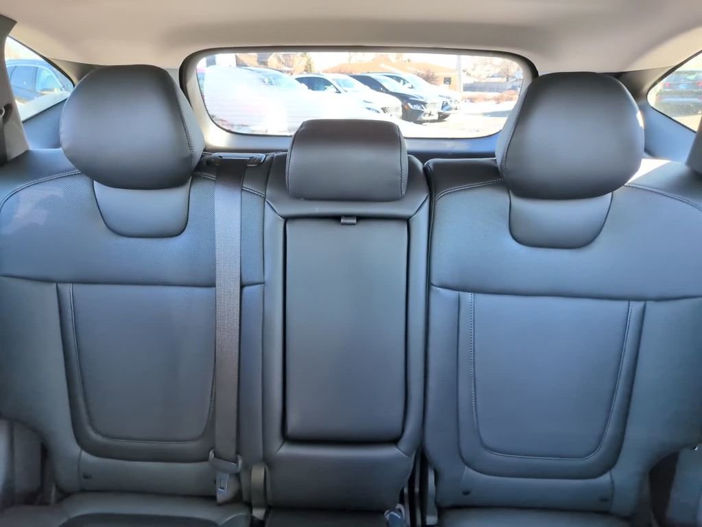 Certified 2025 Hyundai Tucson Limited image 23