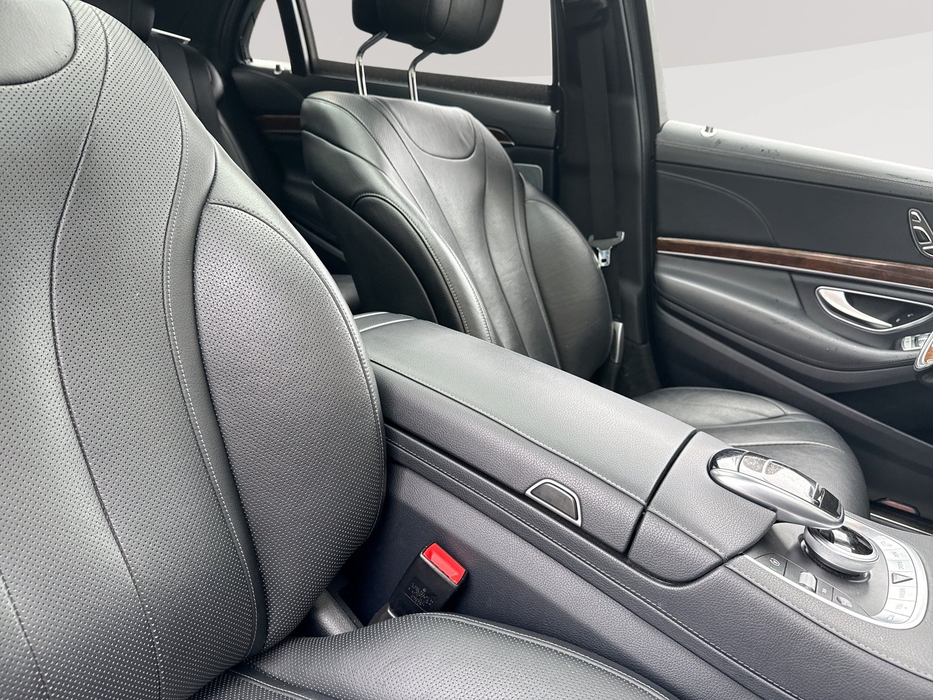 Used 2015 Mercedes-Benz S 550 4MATIC Sedan image 24