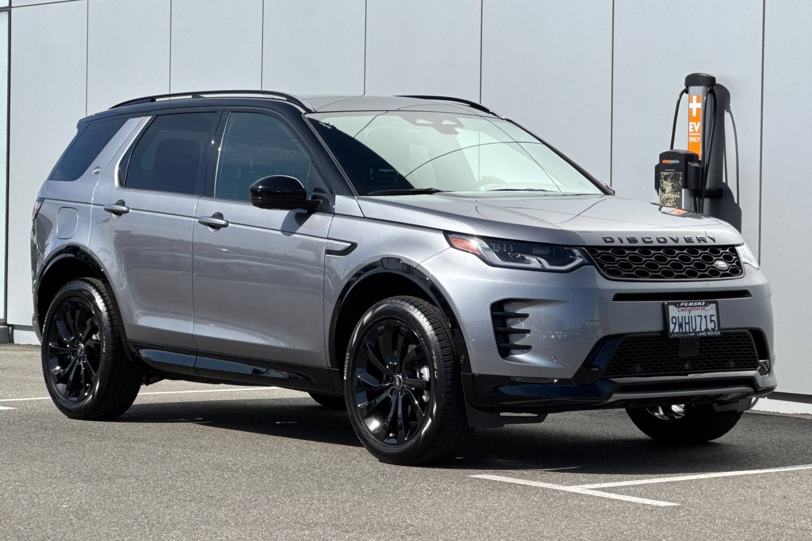 Certified 2025 Land Rover Discovery Sport Dynamic SE AWD/4WD image 7