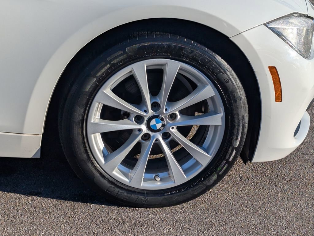 Used 2018 BMW 320i Sedan image 9