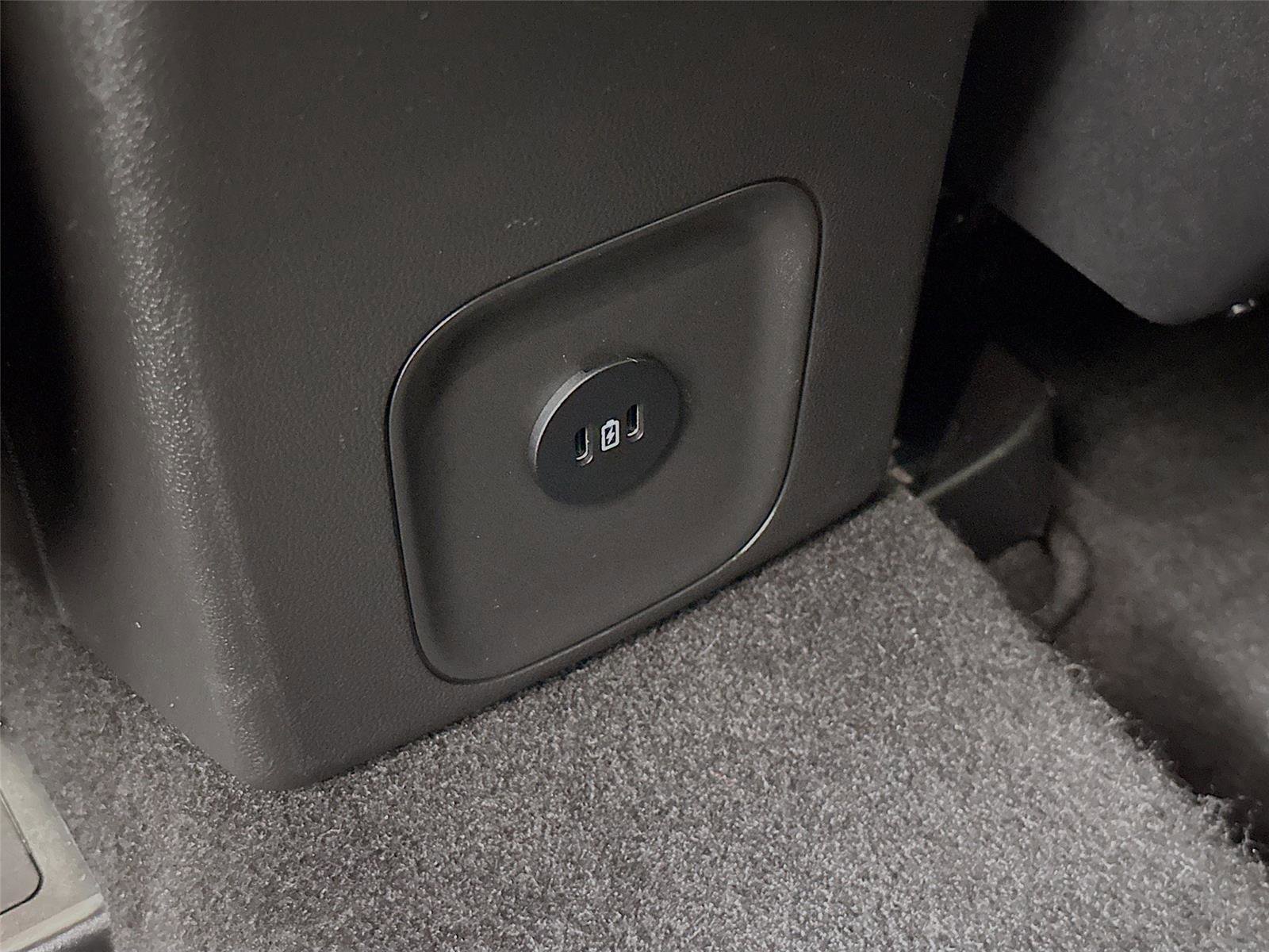 Used 2025 Ford Escape ST-Line image 30