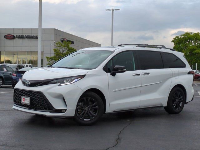 Certified 2025 Toyota Sienna XSE w/ XSE Premium Package AWD/4WD image 2