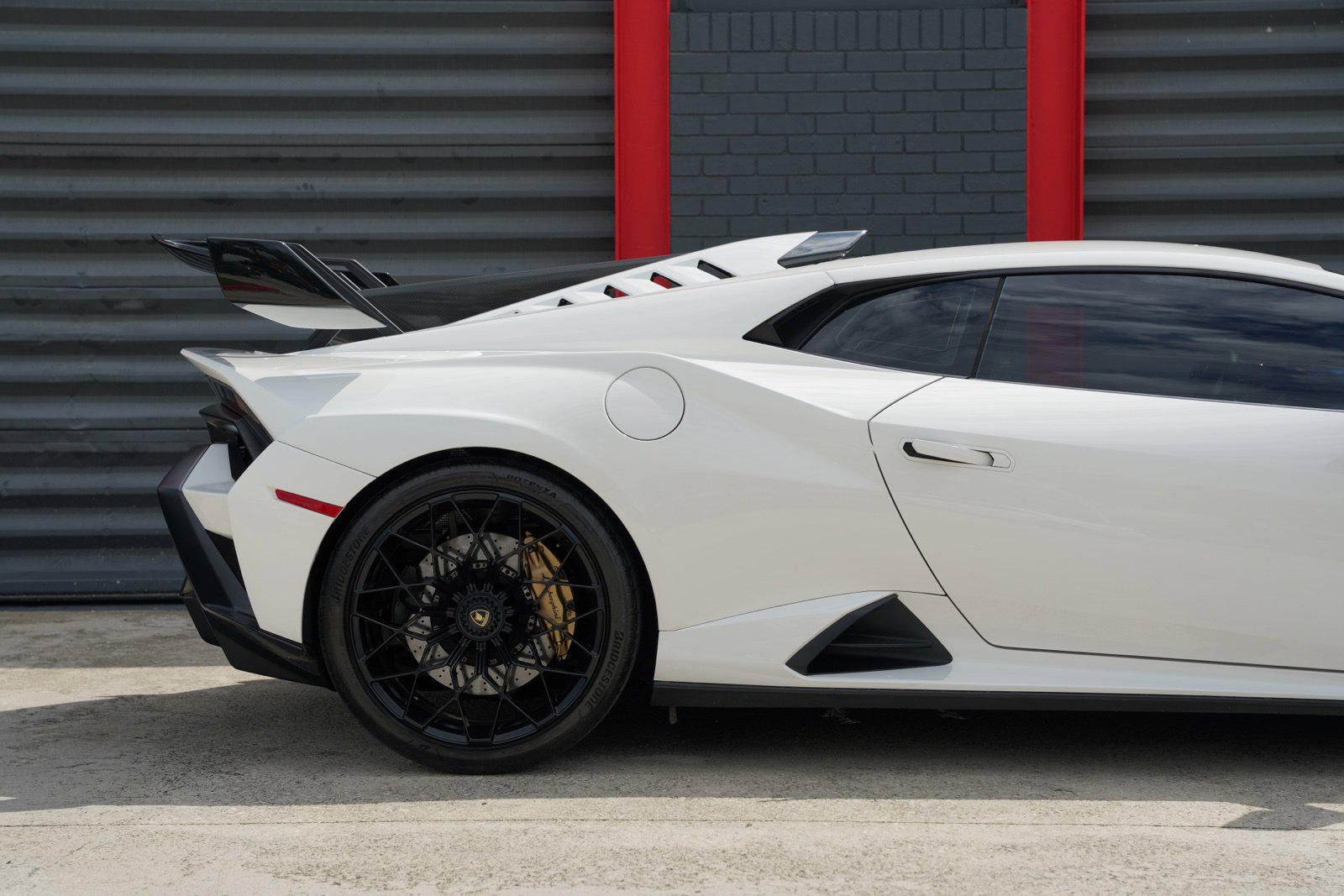 Used 2023 Lamborghini Huracan STO RWD image 12