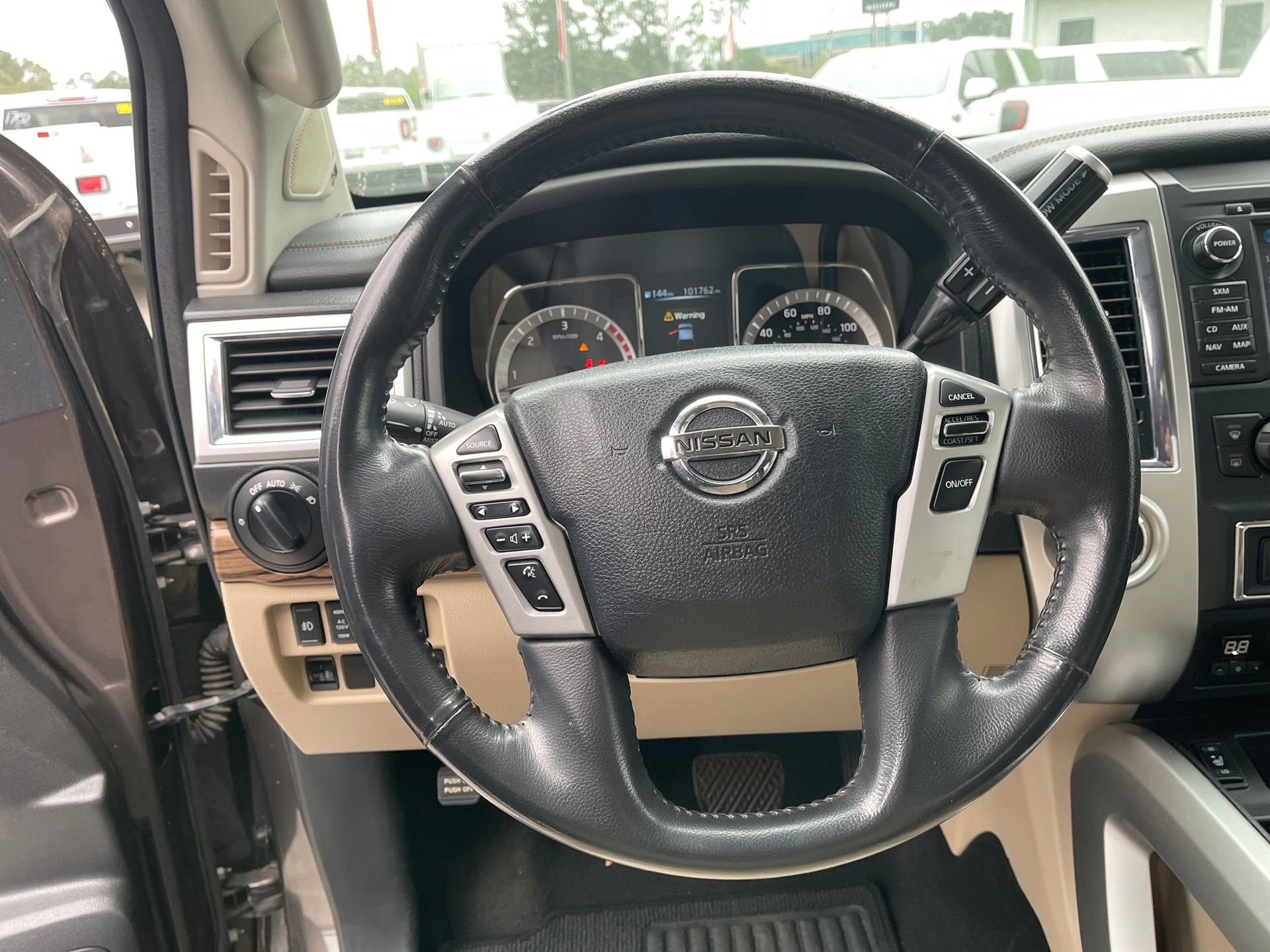 Used 2016 Nissan Titan SL image 16