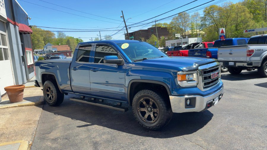 Used 2015 GMC Sierra 1500 SLE w/ SLE Value Package AWD/4WD image 4