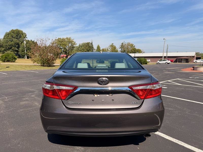 Used 2015 Toyota Camry XLE w/ Moonroof Package FWD image 7