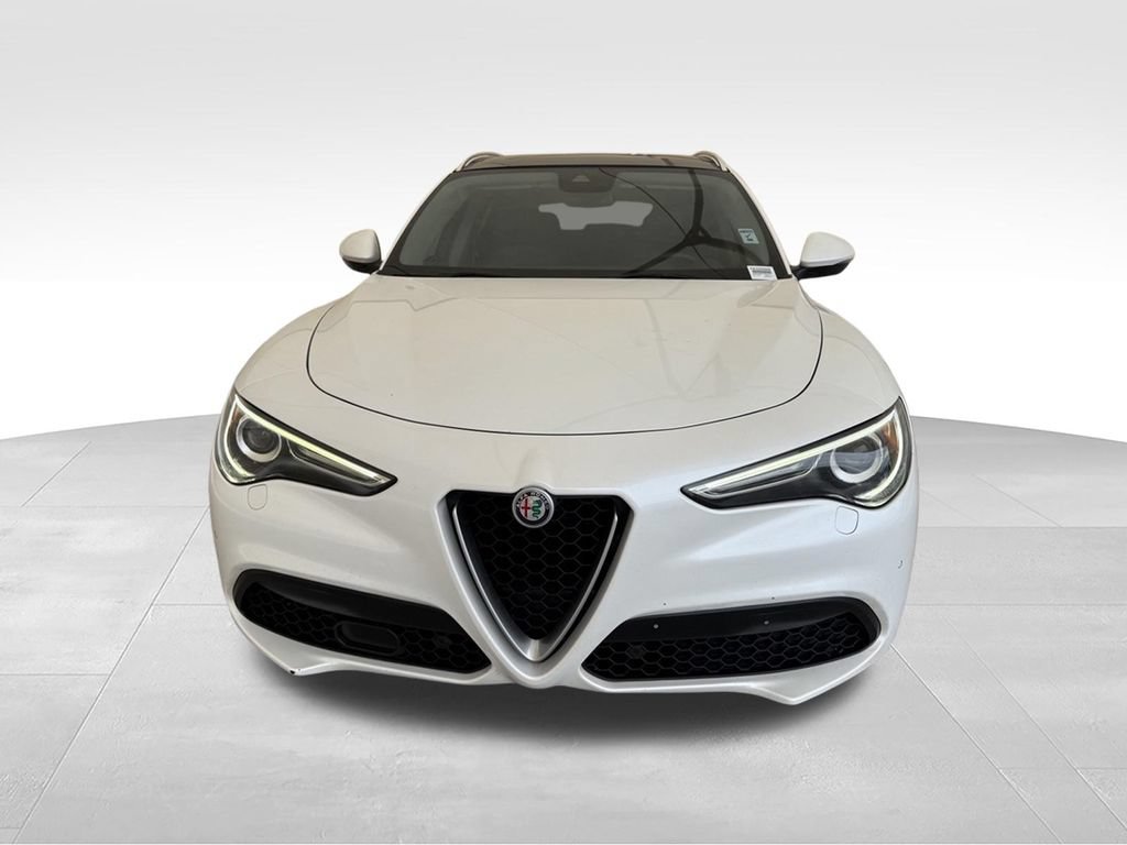 Used 2018 Alfa Romeo Stelvio Ti AWD/4WD image 4