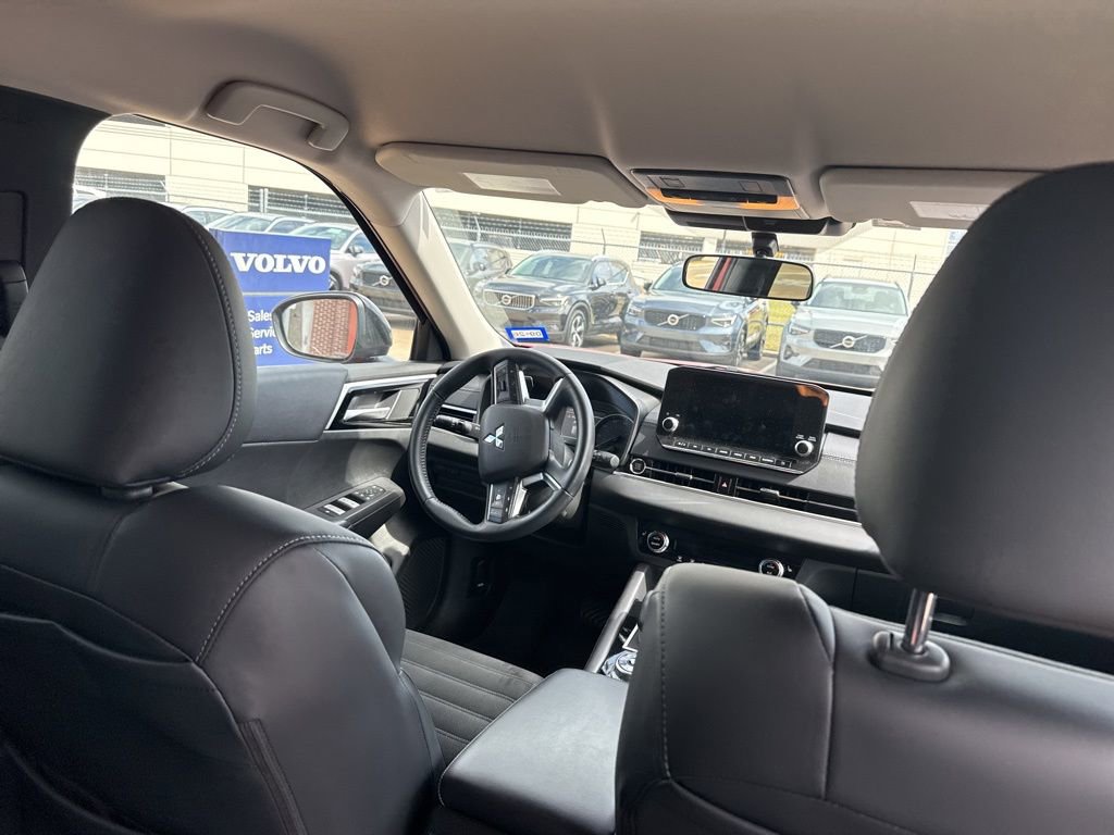 Used 2024 Mitsubishi Outlander SE image 8