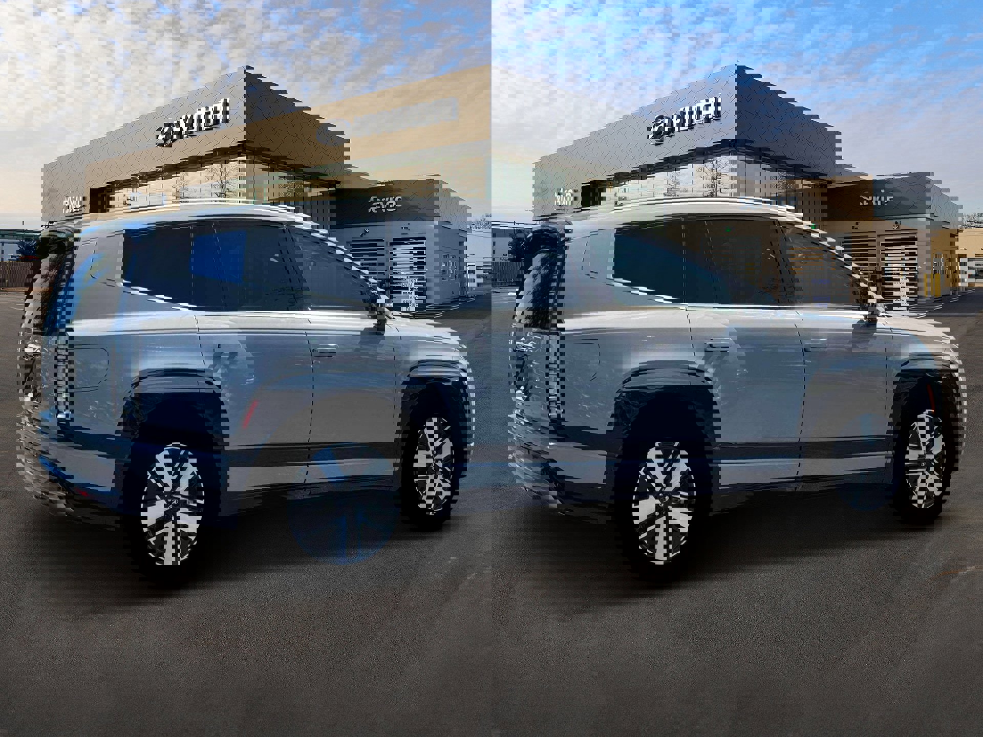 New 2026 Hyundai Ioniq 9 SEL image 8