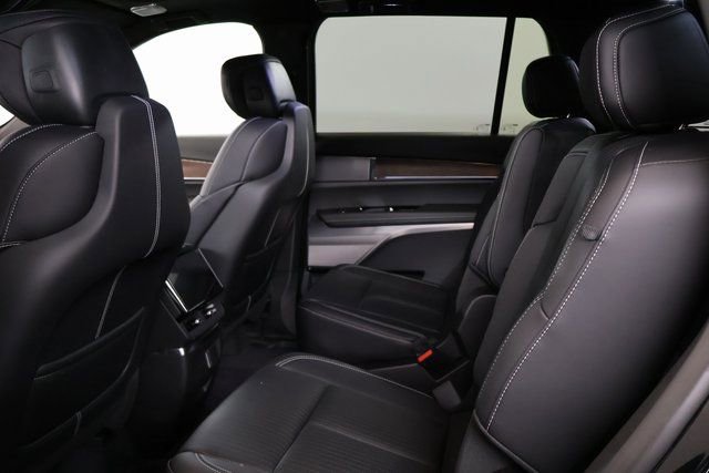 New 2026 Cadillac Vistiq Sport image 27