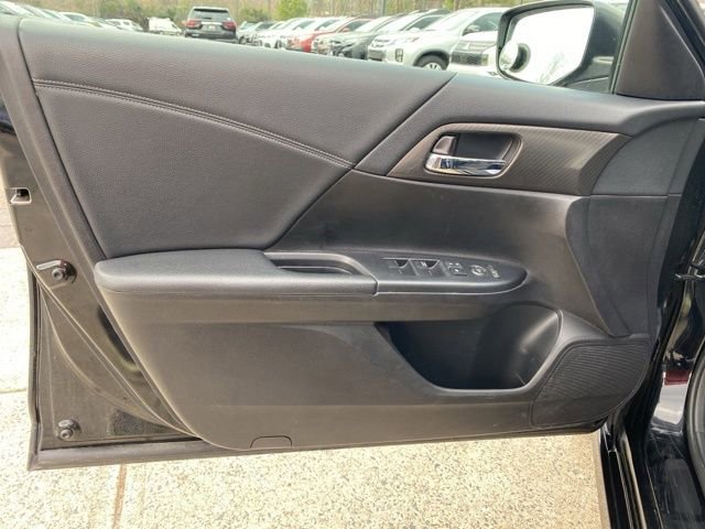 Used 2017 Honda Accord Sport image 17