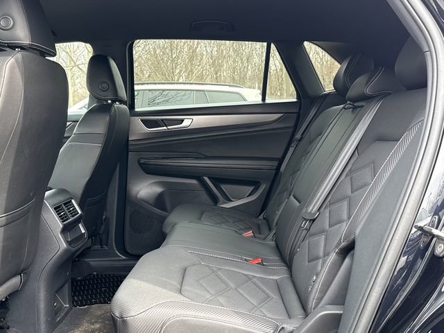 Certified 2025 Volkswagen Atlas Cross Sport SE image 24