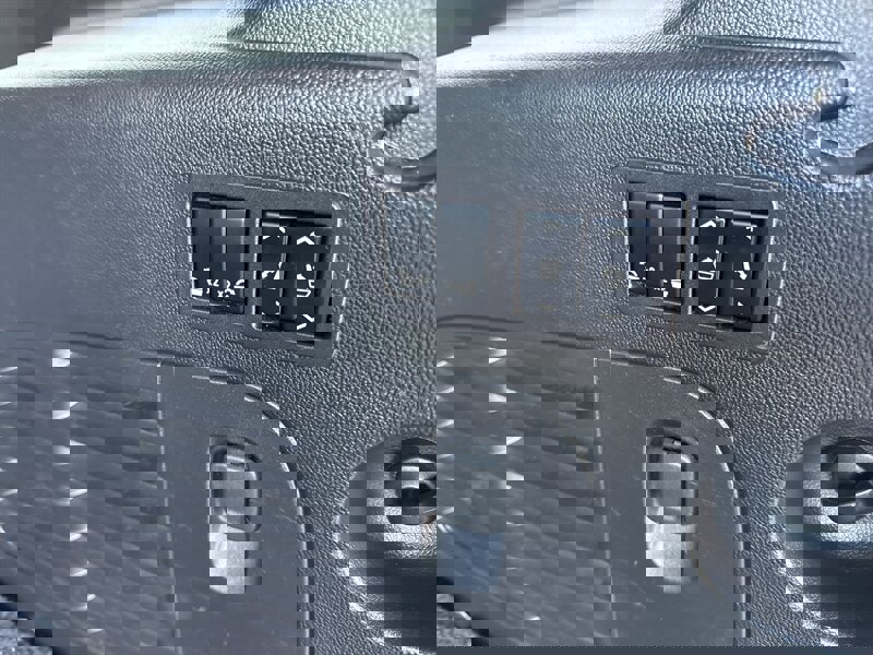 Used 2018 Cadillac Escalade ESV Platinum image 25