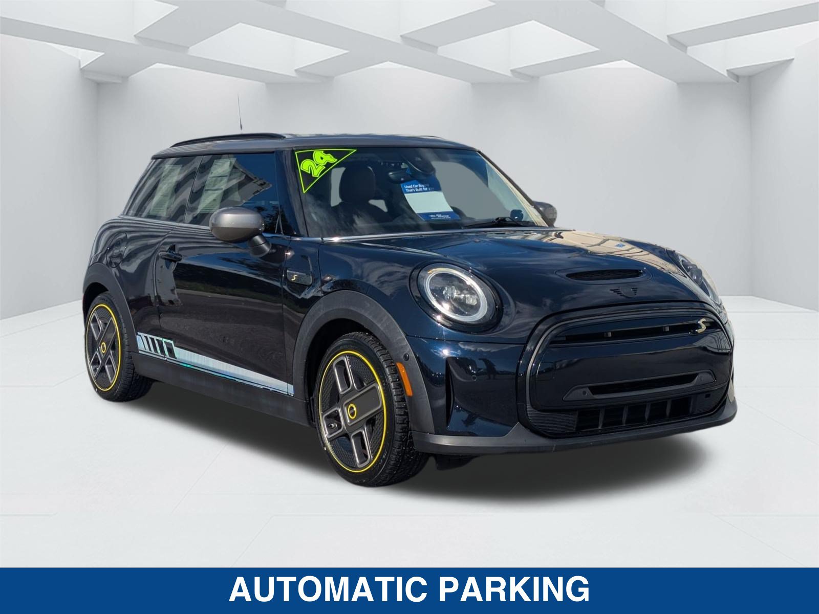 Used 2024 MINI Cooper SE FWD image 3
